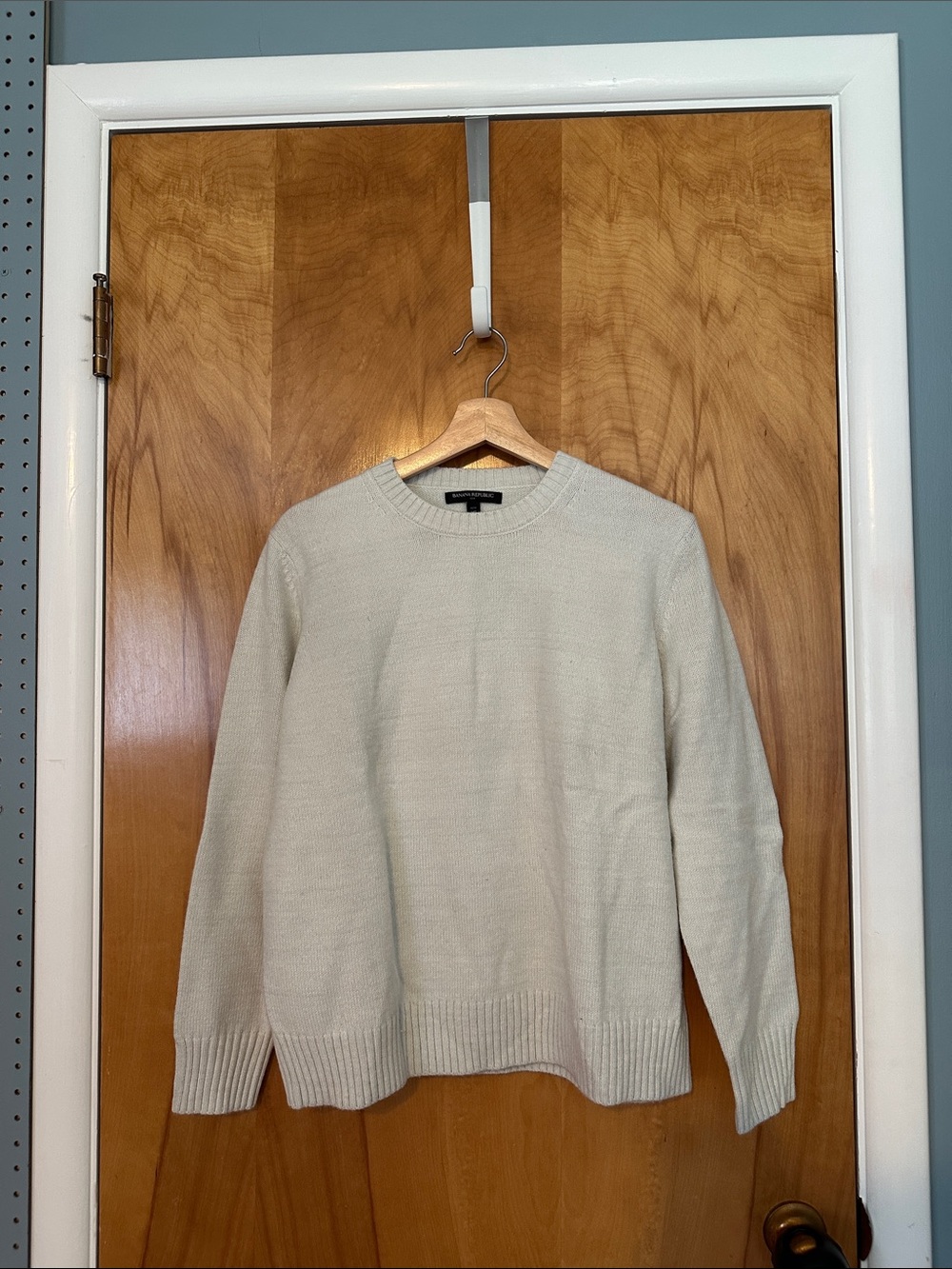 Banana Republic Cream Greige Crewneck Women’s Sweater - Classic Everyday Knit